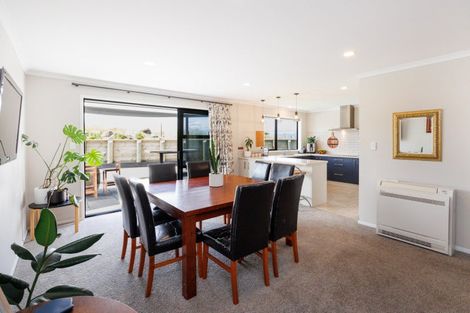 Photo of property in 8 Macdonald Heights, Feilding, 4702