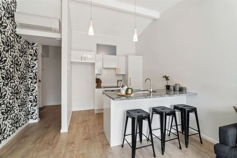 Photo of property in 2/32 Abberley Crescent, St Albans, Christchurch, 8014