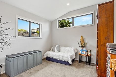 Photo of property in 8 Bosun Place, Te Atatu Peninsula, Auckland, 0610