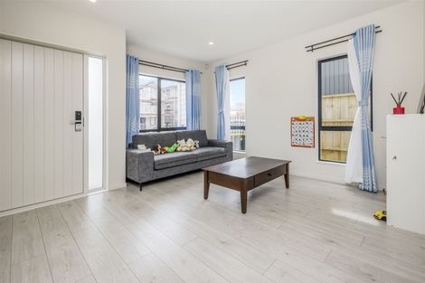 Photo of property in 10 Matahae Drive, Flat Bush, Auckland, 2019