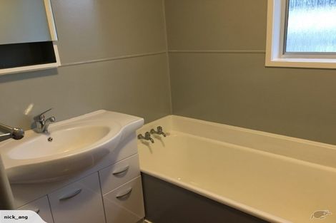 Photo of property in 5 Nan Place, Pakuranga Heights, Auckland, 2010