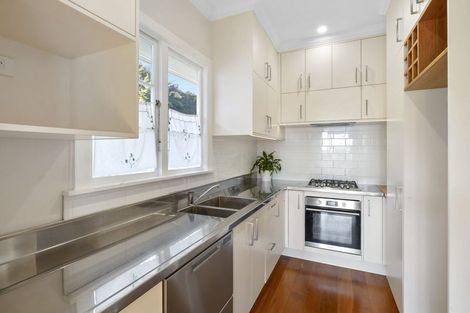 Photo of property in 197 Tukapa Street, Westown, New Plymouth, 4310