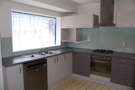 Photo of property in 33 Pitt Avenue, Clendon Park, Auckland, 2103