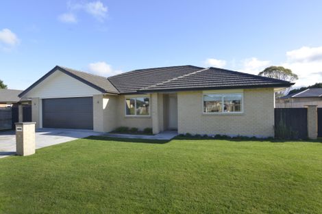 Photo of property in 3 Madison Street, Carterton, 5713