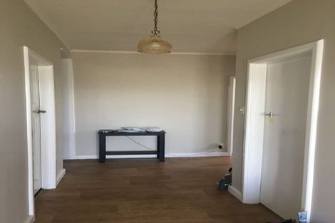 Photo of property in 104 Northland Road, Northland, Wellington, 6012