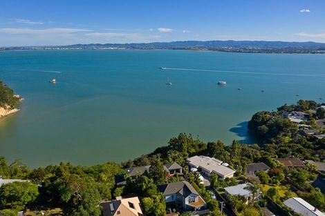 Photo of property in 92 Island Bay Road, Beach Haven, Auckland, 0626