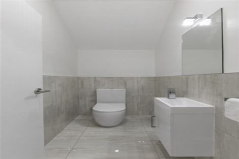 Photo of property in 114b Everglade Drive, Totara Heights, Auckland, 2105