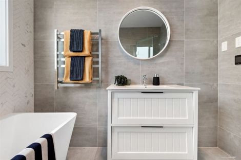 Photo of property in 6 Byron Drury Way, Riverhead, 0820