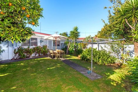 Photo of property in 100 Fox Street, Whataupoko, Gisborne, 4010