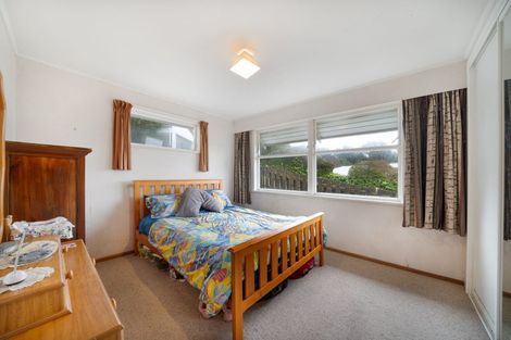 Photo of property in 3 Jonathan Way, Paparangi, Wellington, 6037