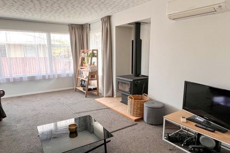 Photo of property in 37 Warren Crescent, Hillmorton, Christchurch, 8025