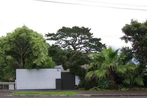 Photo of property in 74 Oakley Avenue, Waterview, Auckland, 1026