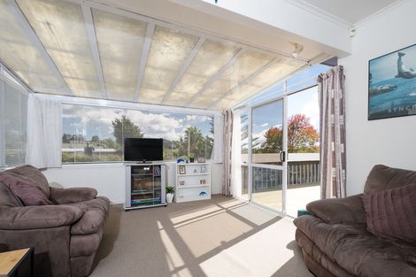 Photo of property in 183 Waimumu Road, Massey, Auckland, 0614