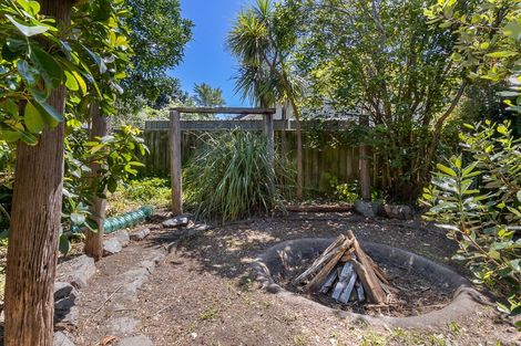 Photo of property in 20 Rauparaha Street, Waikanae Beach, Waikanae, 5036