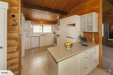 Photo of property in 10 Kitewao Street, Northcote, Auckland, 0627