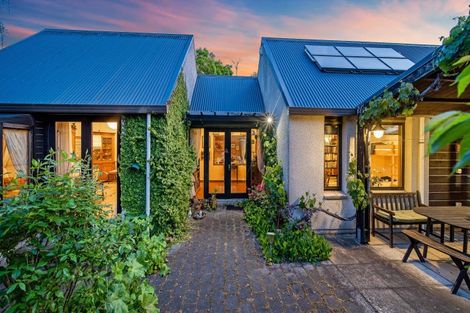 Photo of property in 11 Dunrobin Place, Avonhead, Christchurch, 8042