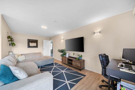 Photo of property in 1/8 Keeney Court, Papakura, 2110