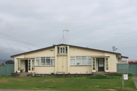 Photo of property in 12-14 Forth Street, Levin, 5510