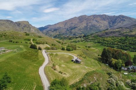 Photo of property in 40 Toka Road, Dalefield, Queenstown, 9371