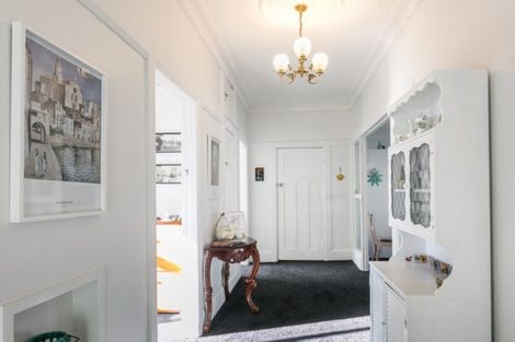 Photo of property in 109 Milton Road, Bluff Hill, Napier, 4110