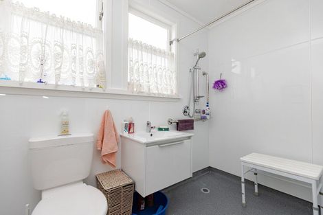 Photo of property in 69 Titoki Street, Castlecliff, Whanganui, 4501