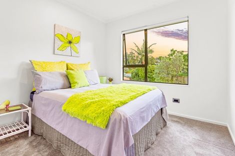 Photo of property in 21 Breenagh Place, Massey, Auckland, 0614