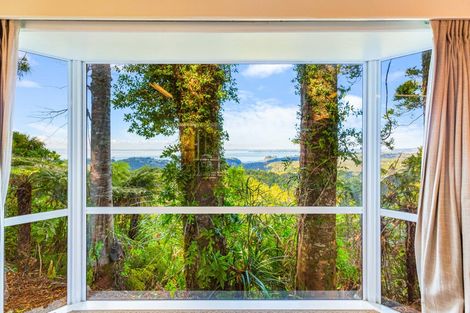 Photo of property in 98 Scenic Drive, Titirangi, Auckland, 0604