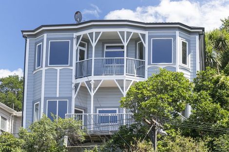 Photo of property in 112 Kelburn Parade, Kelburn, Wellington, 6012