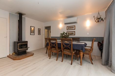 Photo of property in 18 Watts Street, Waipawa, 4210