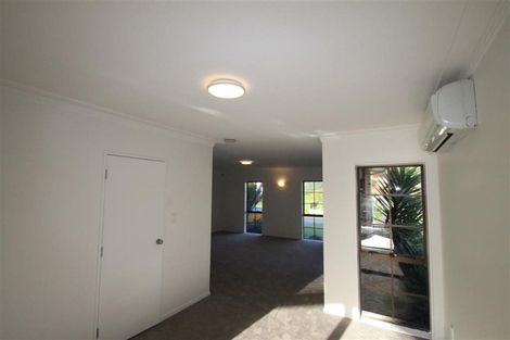 Photo of property in 17 Sailfish Drive, West Harbour, Auckland, 0618
