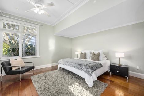 Photo of property in 8 Tiri Road, Milford, Auckland, 0620