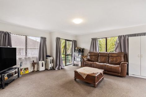 Photo of property in 2/10 Ennis Avenue, Pakuranga Heights, Auckland, 2010