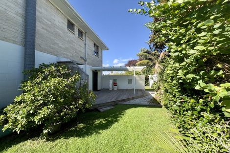 Photo of property in 1/12 Bungalow Avenue, Point Chevalier, Auckland, 1022