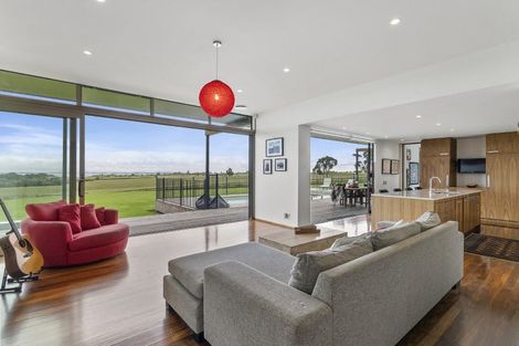 Photo of property in 193 Urquhart Road, Karaka, Papakura, 2580