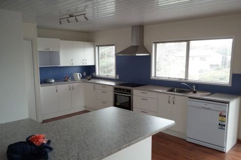 Photo of property in 28 Katrina Place, Massey, Auckland, 0614