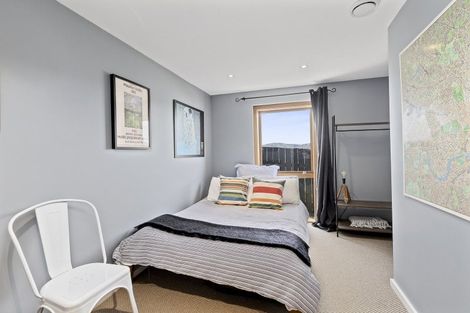 Photo of property in 2 Robieson Lane, Roseneath, Wellington, 6011