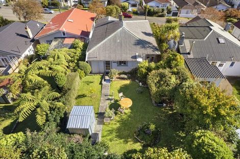 Photo of property in 17 Burrows Avenue, Karori, Wellington, 6012