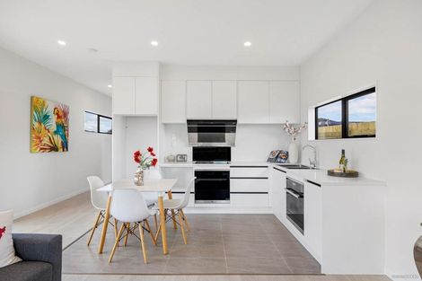 Photo of property in 63 Flanshaw Road, Te Atatu South, Auckland, 0610