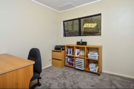Photo of property in 2/23 Sunnynook Road, Forrest Hill, Auckland, 0620