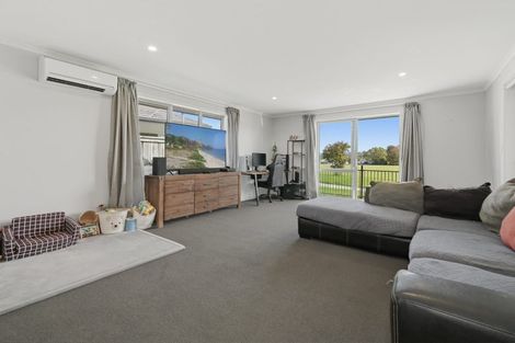 Photo of property in 12 Richardson Road, Omokoroa, 3114