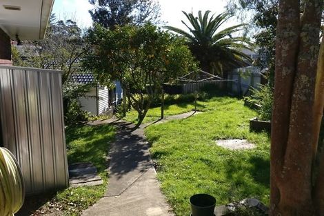 Photo of property in 105 Gossamer Drive, Pakuranga Heights, Auckland, 2010
