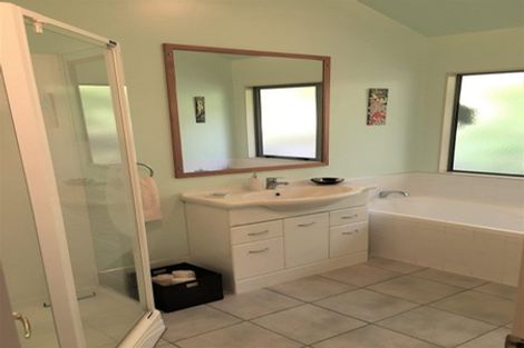 Photo of property in 108 Mountain Road, Henderson Valley, Auckland, 0612