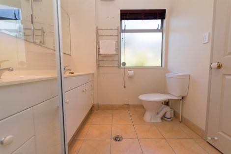 Photo of property in 12 Amber Place, Waimauku, 0812