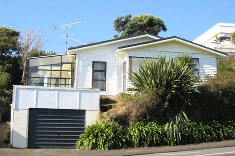 Photo of property in 115 Mangorei Road, Merrilands, New Plymouth, 4312
