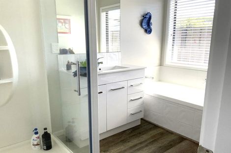 Photo of property in 31 Wells Place, Whitianga, 3510