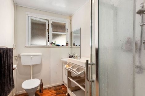 Photo of property in 64 Moeraki Road, Maoribank, Upper Hutt, 5018