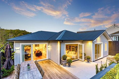 Photo of property in 23 Silverstream Road, Crofton Downs, Wellington, 6035