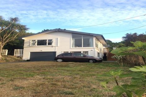 Photo of property in 6 Omega Street, Newlands, Wellington, 6037