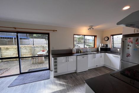 Photo of property in 31 Greenview Lane, Red Beach, 0932