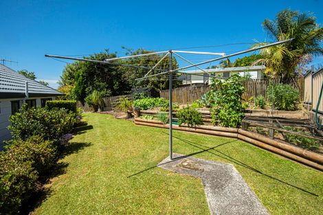 Photo of property in 35 Yorke Road, Haruru, 0204